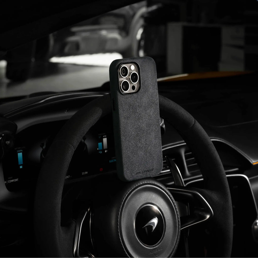 Alcantara Case for iPhone 15 – Grigio Spazio
