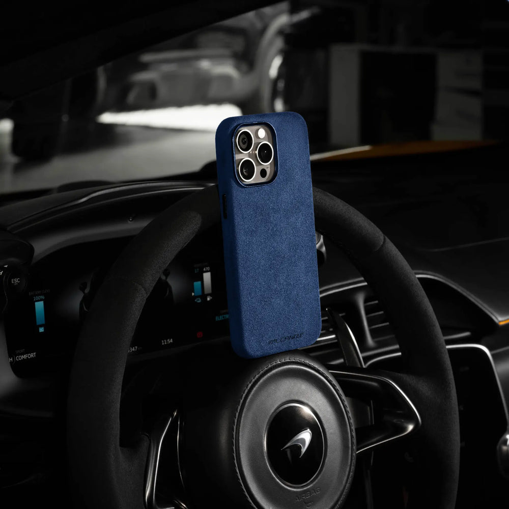 Alcantara Case for iPhone 15 – Blu Monaco